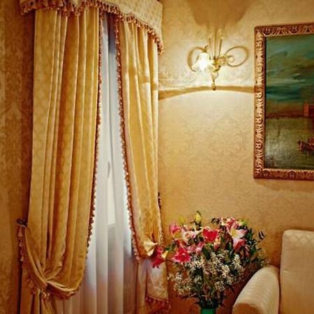 Guest House La Chicca Venice Exterior photo